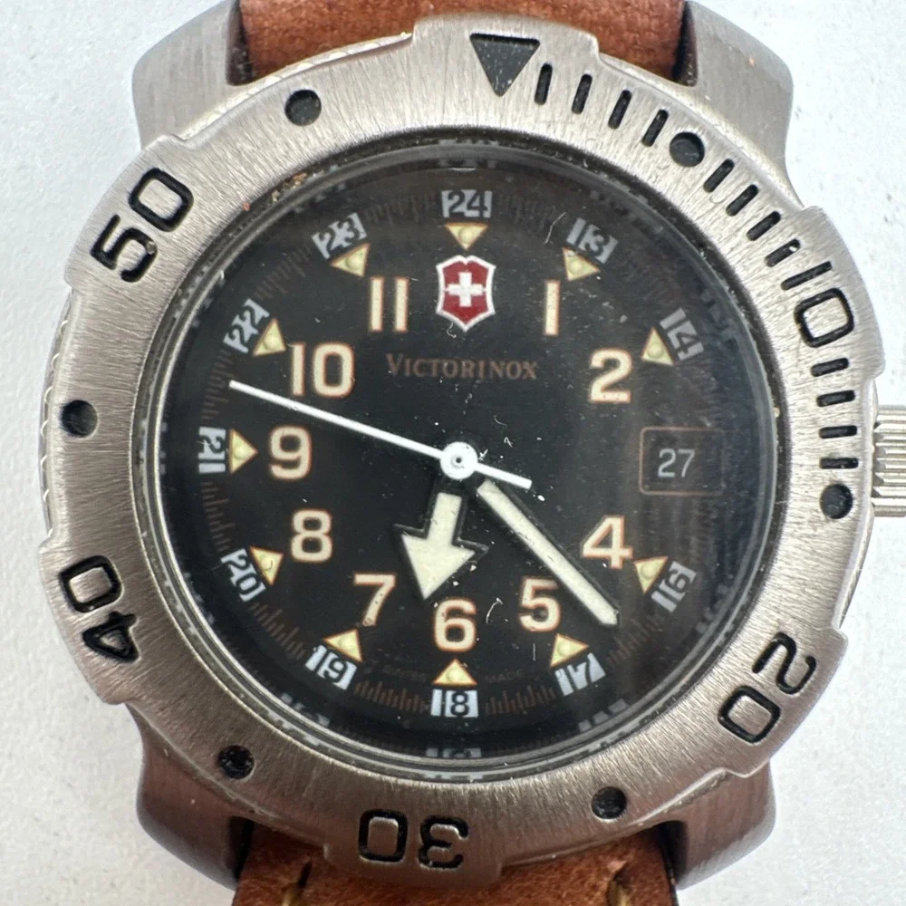 Victorinox Swiss Army Watch Black Dial Brown Leather Strap Water Resistant 166ft